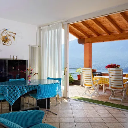 Tuerkisfarbenes Haus Mit Fantastischer Aussicht *