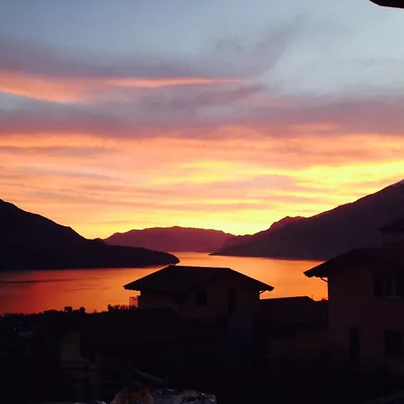 Tuerkisfarbenes Haus Mit Fantastischer Aussicht 公寓 Vercana