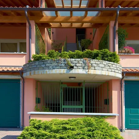 Tuerkisfarbenes Haus Mit Fantastischer Aussicht * Vercana